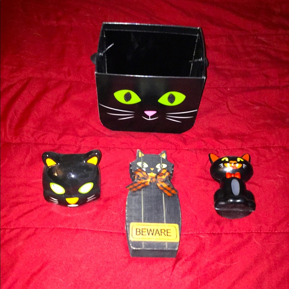 Halloween Black Cats.